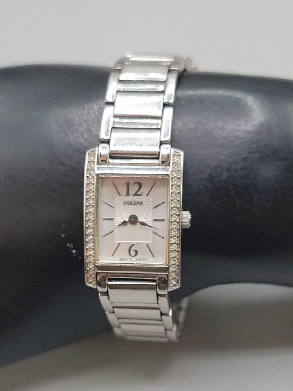 Vintage Pulsar Ladies Watch 1N00 X265 Silvertone Rectangle Link Band Rhinestones - Picture 5 of 14